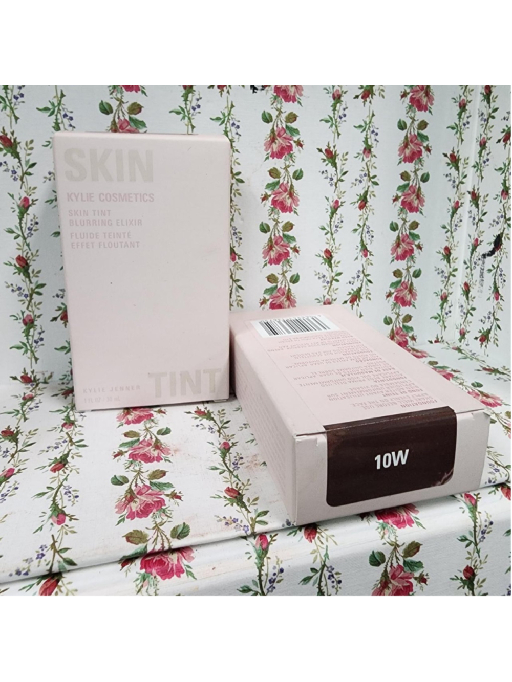 Kylie Skin Tint Blurring Elixir in shade 10W
#kylie #blurring